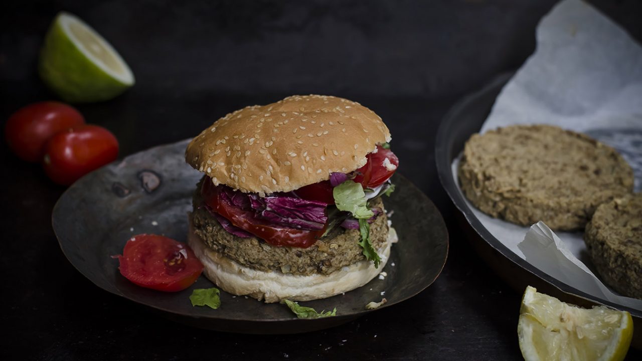 Hamburger Vegetariano La Ricetta Con Lenticchie E Patate Melarossa