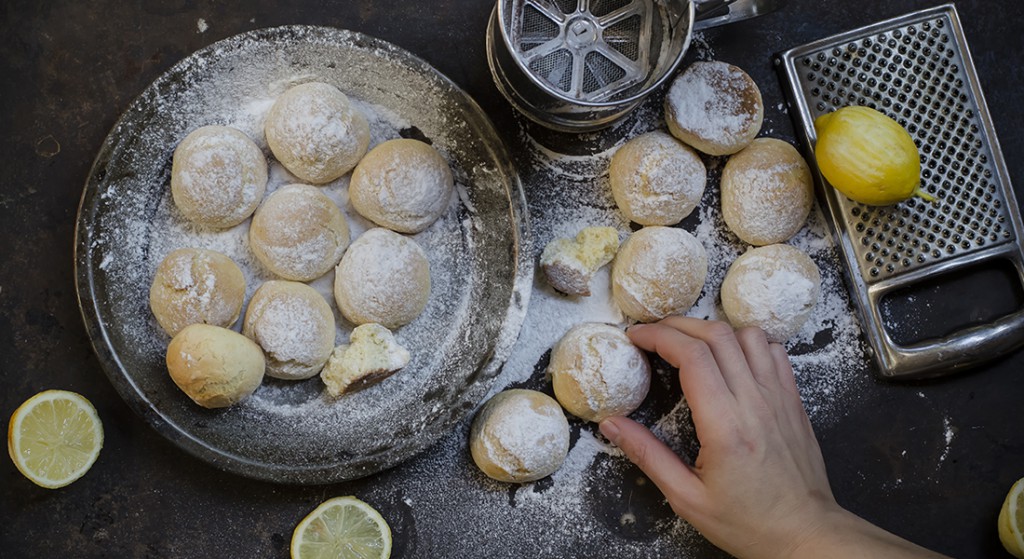 Castagnole light, senza burro e cotte in forno - Ricette ...