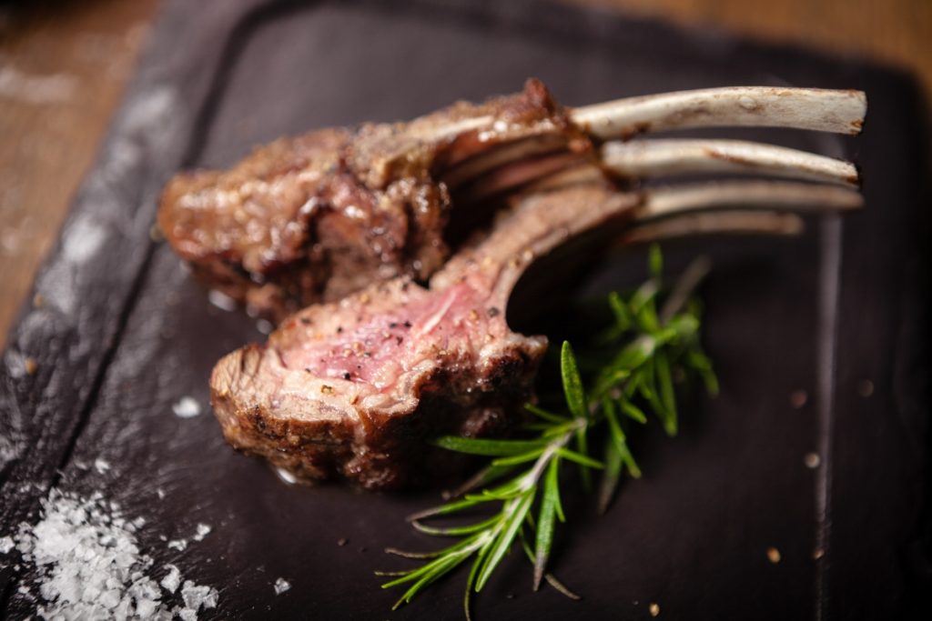 carne d'agnello: valori nutrizionali, benefici e ricette