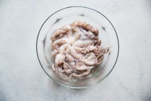 preparazione insalata di polpo