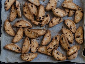 Cantucci con nocciole e mirtilli light