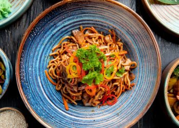 Spaghetti di soia con verdure