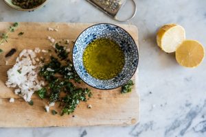 tartare di pesce preparazione ciotolina