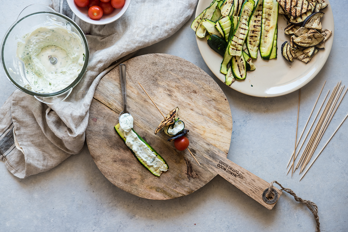 Spiedini di verdure e crema di formaggio al basilico - Melarossa