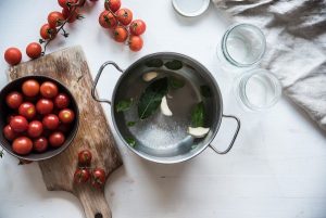 Pomodori in salamoia acqua alloro