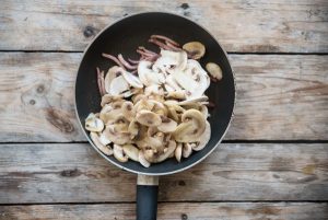 Insalata Di Riso Autunnale E Invernale Con Riso Integrale Speck Radicchio E Funghi Melarossa