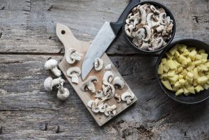 ricetta vellutata di funghi taglia funghi