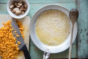 risotto zucca e porcini, tosta il riso