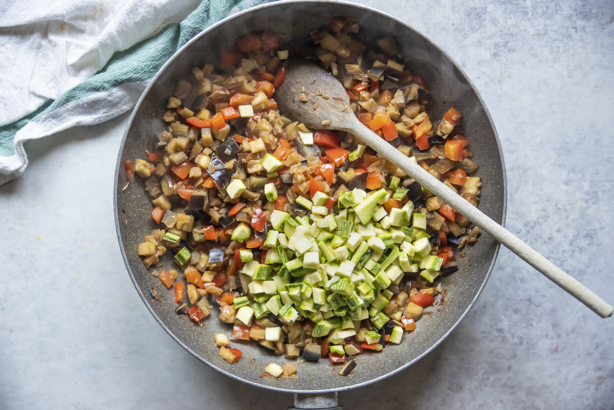 Pastina di farro con zucchine e melanzane