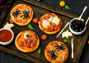 Halloween: pizzette mostruose ricetta