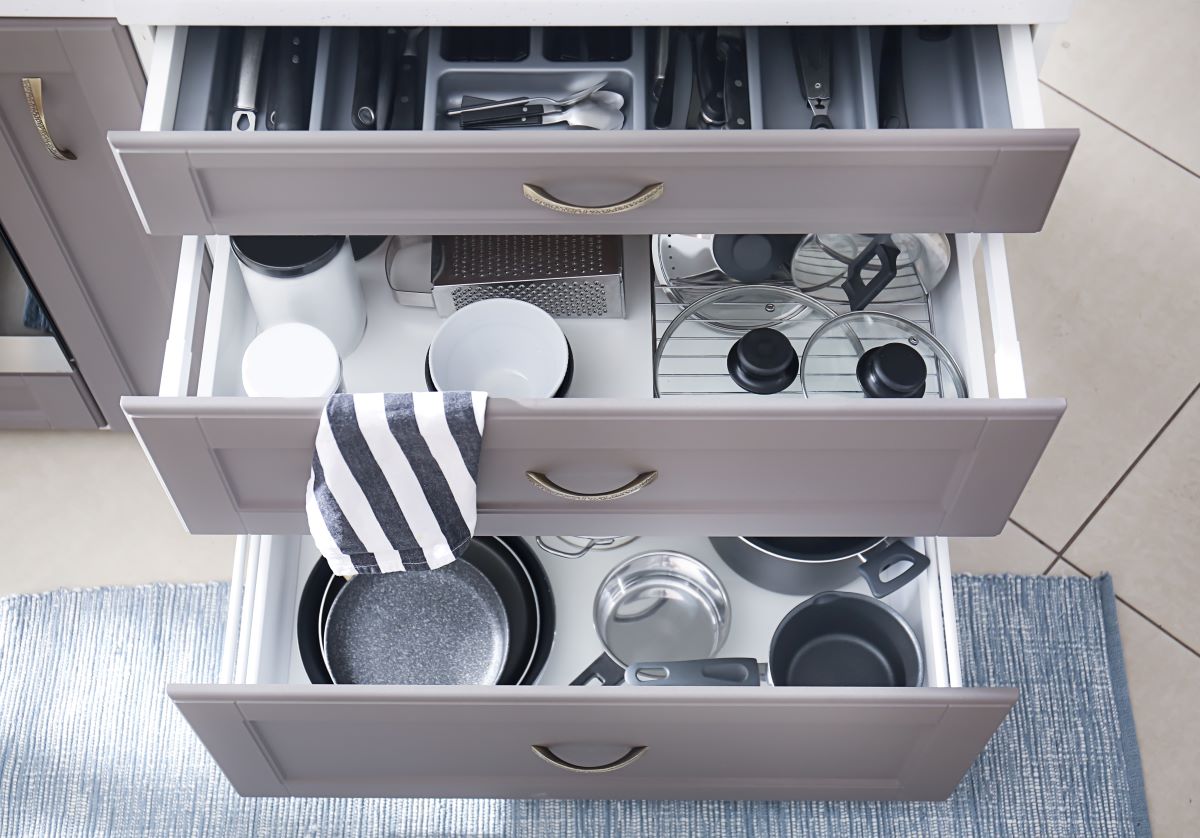 organizzare i cassetti non è mai stato così facile, organizzare posate  strumenti di cucina