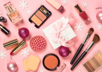 Natale 2019: 10 idee regalo per le beauty addicted