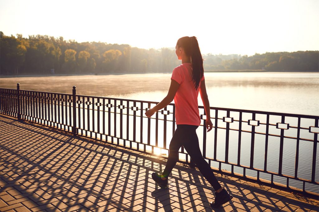 Camminare ogni giorno: 5 benefici per la tua salute e la tua linea