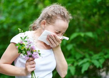 Allergie stagionali: 2 litri d’acqua al giorno aiutano a contrastarle