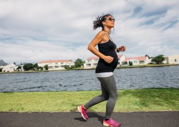 L'esercizio fisico in gravidanza aumenta i benefici del latte materno per il bambino: ridotto rischio di obesità, diabete e malattie cardiache