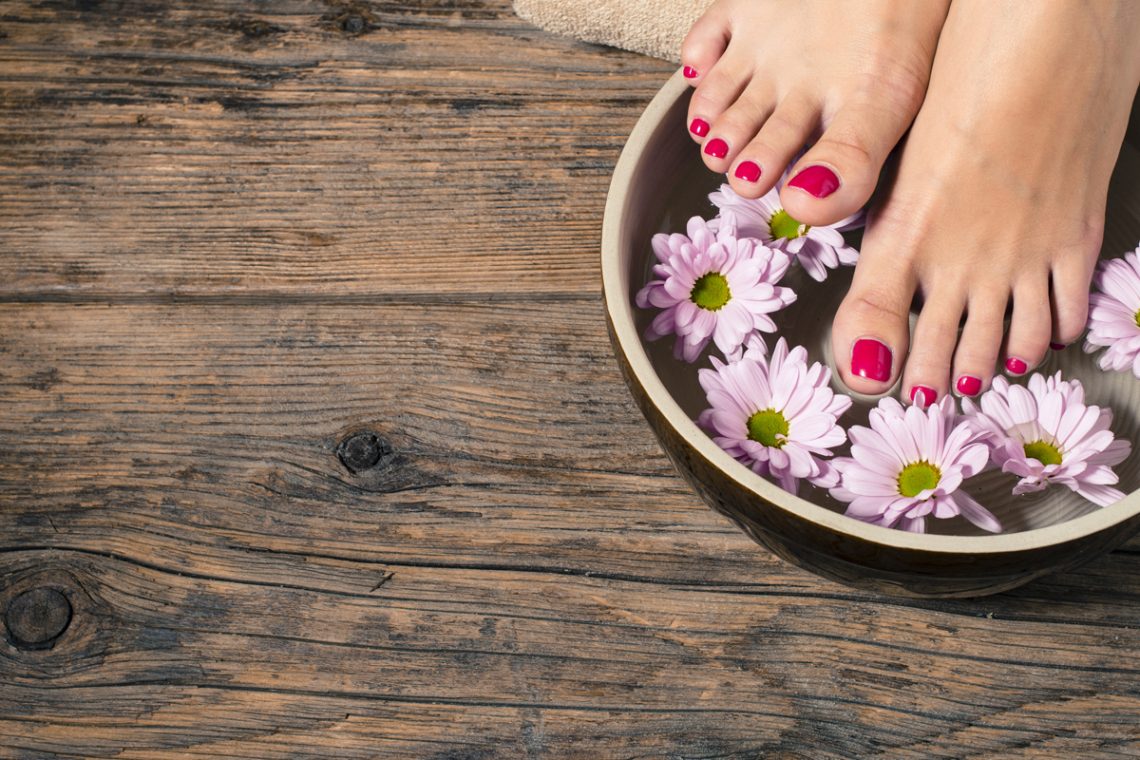 Consigli per una pedicure fai-da-te, da fare a casa in poche mosse