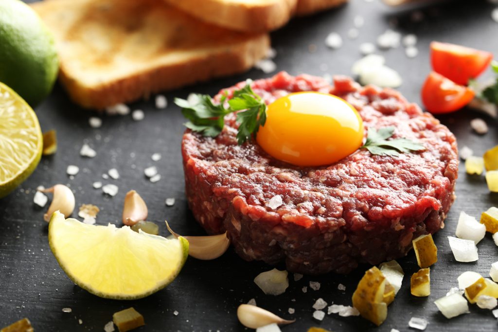 Tartare di manzo: che cos'è, origini, ricetta originale e ...