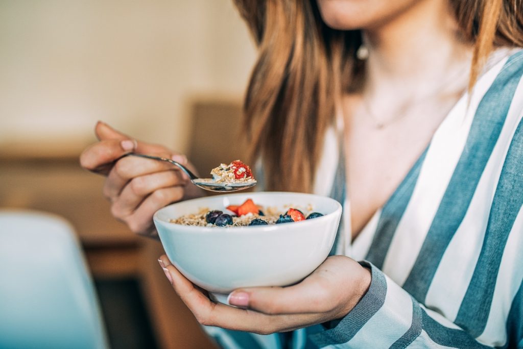 muesli: benefici, valori nutrizionali e quanto mangiarne a dieta