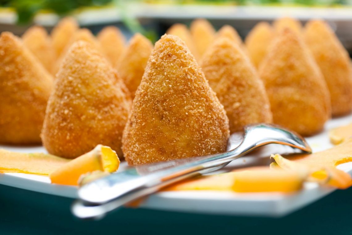 Arancini Di Riso: Ricetta E Varianti Dello Street Food Siciliano ...