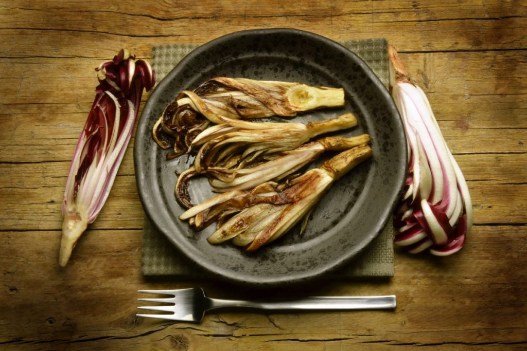 Radicchio al forno, un contorno leggero e squisito