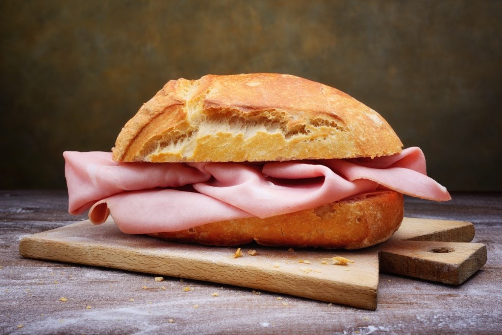 panino con mortadella