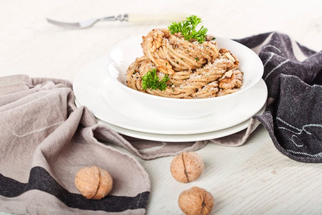 Pasta con le noci, cremosa ma senza panna