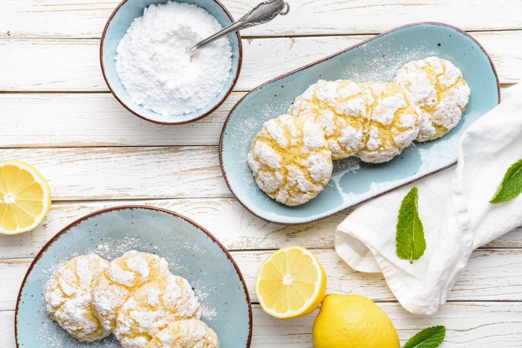 Biscotti al limone i dolcetti profumati e morbidi