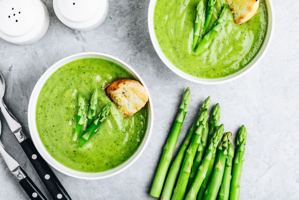 Crema di asparagi un piatto leggero e gustoso