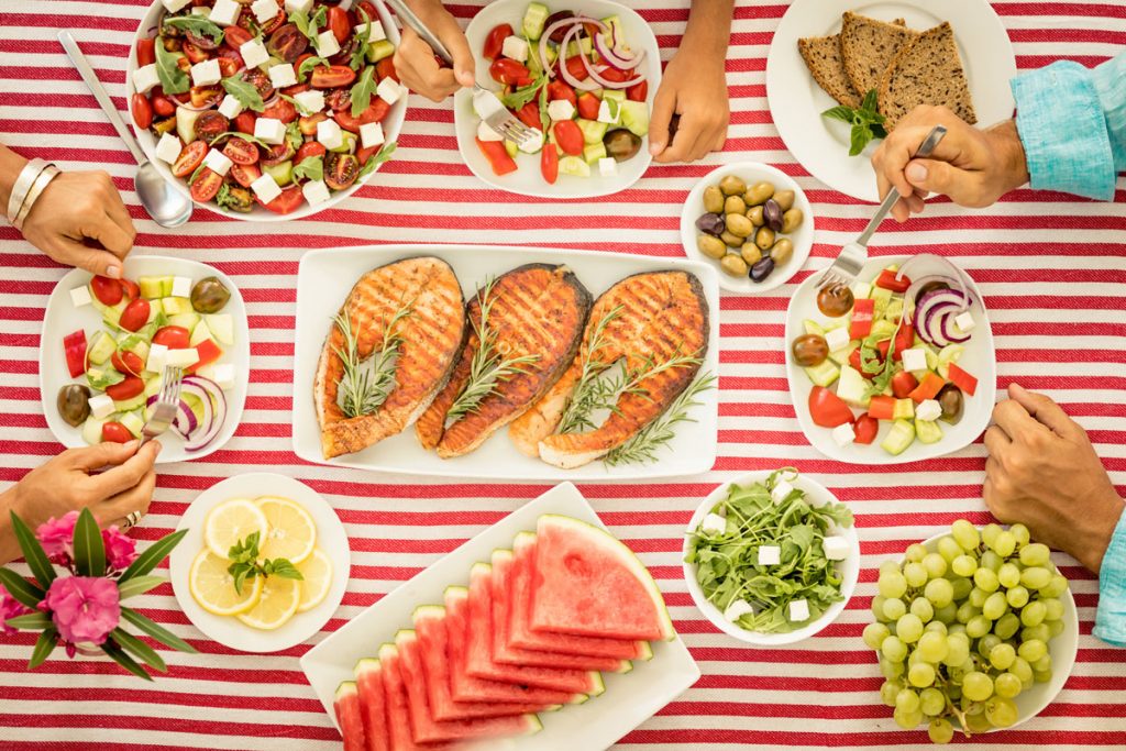 dieta mediterranea: cos'è, cosa mangiare, benefici, esempio di menù da 1500 calorie