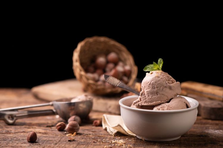 Gelato Alla Nocciola: Ricetta Tradizionale E Senza Gelatiera - Melarossa