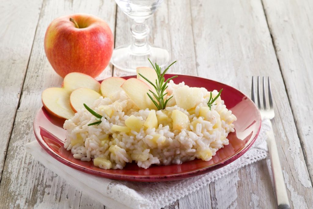 Risotto alle mele un primo delicato e appetitoso