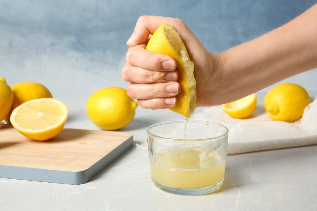 dieta del limone: che cos'è, come funziona, alimenti concessi, menù. limiti e controindicazioni