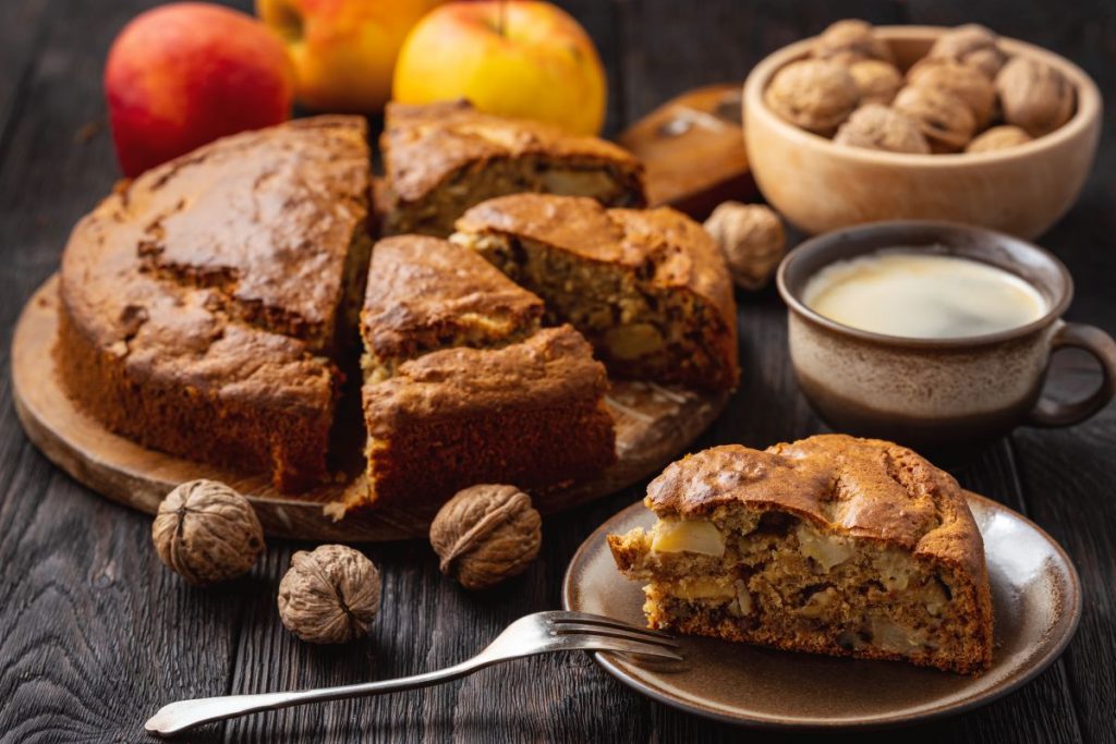 Torta di mele e cioccolato il dolce perfetto per la prima colazione