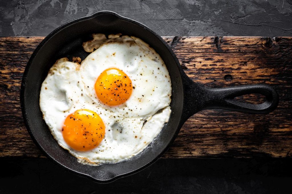 Uova al tegamino, la ricetta facile e veloce