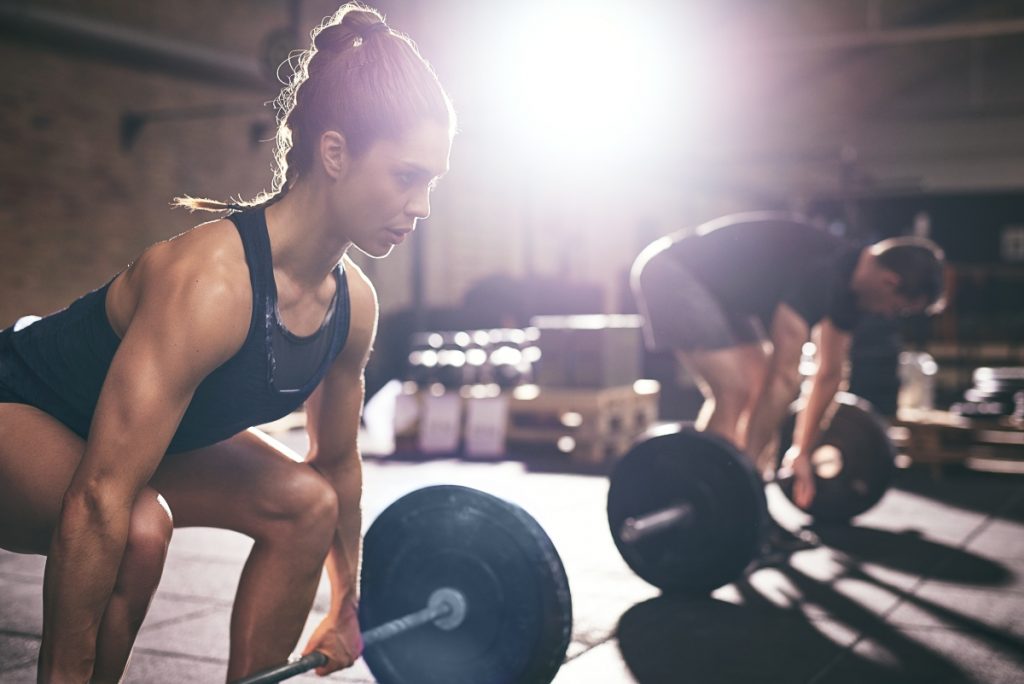 power lifting: che cos'è, tecnica, consigli per allenarsi in sicurezza, benefici e controindicazioni