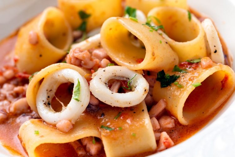 Pasta Con Calamari E Sughetto Di Pomodorini Melarossa