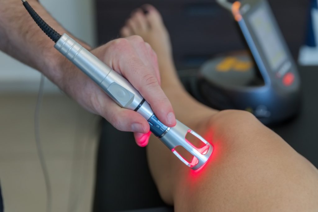 laserterapia: che cos'è, come funziona, a cosa serve, benefici e controindicazioni