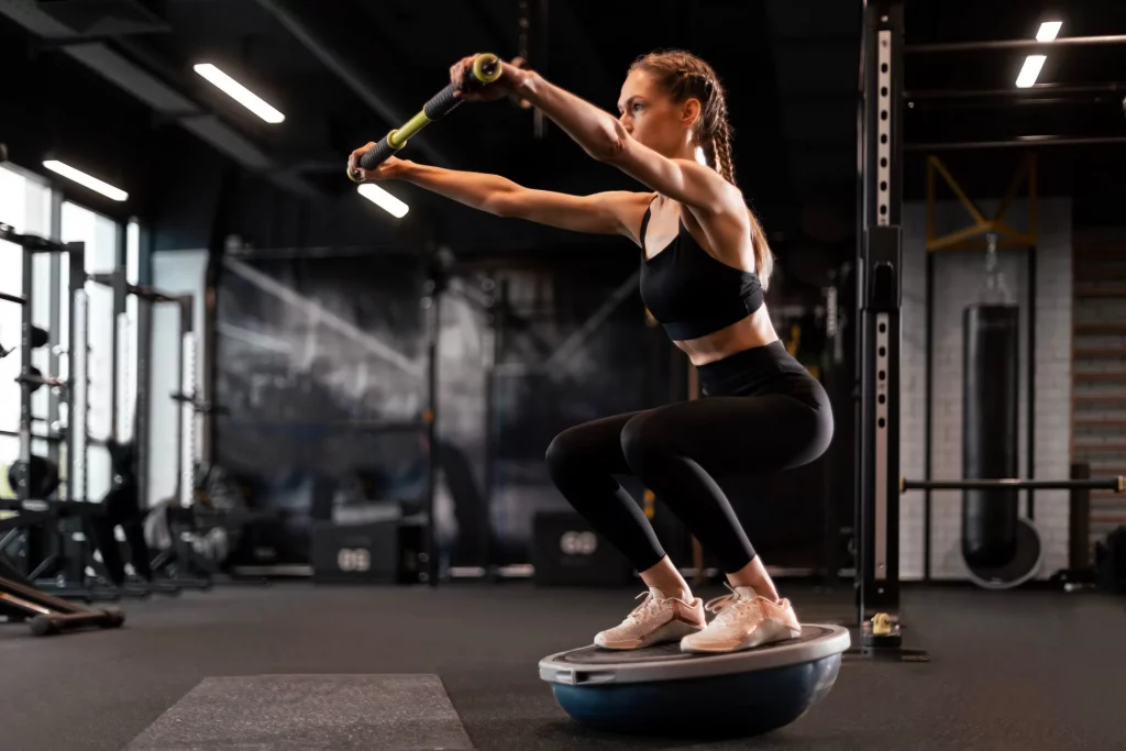 bosu; che cos'è, a cosa serve, benefici, i migliori esercizi e allenamento cardio