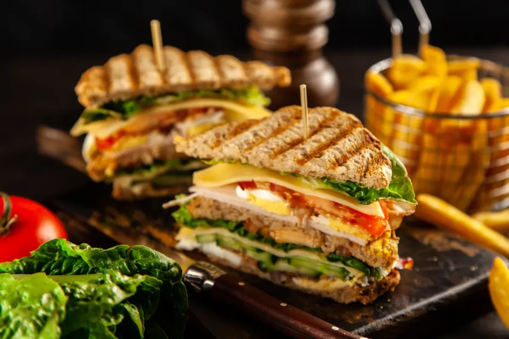 club sandwich: ricetta originale, varianti e calorie